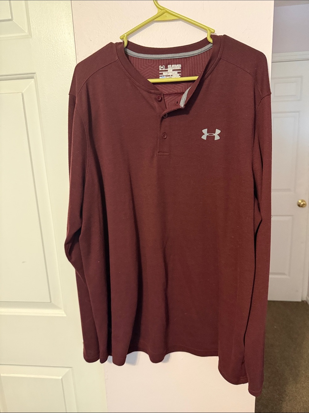 Under Armour Men’s Burgundy Long-Sleeve Henley